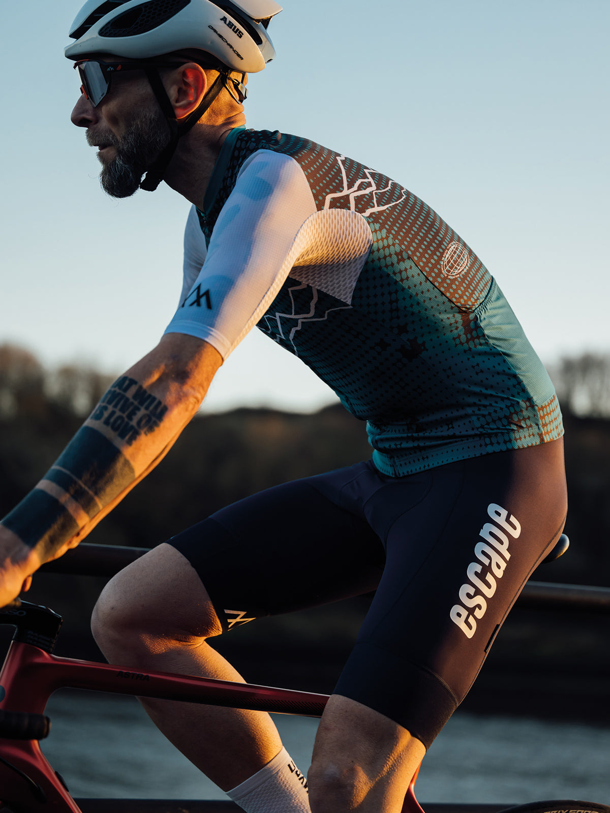 Escape Summit Bib Shorts - Navy